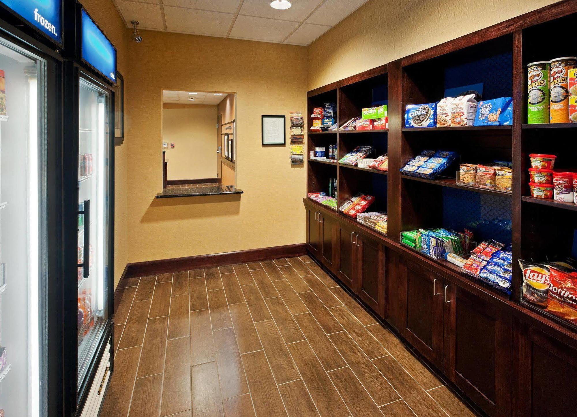 Hampton Inn & Suites Millington Facilities photo