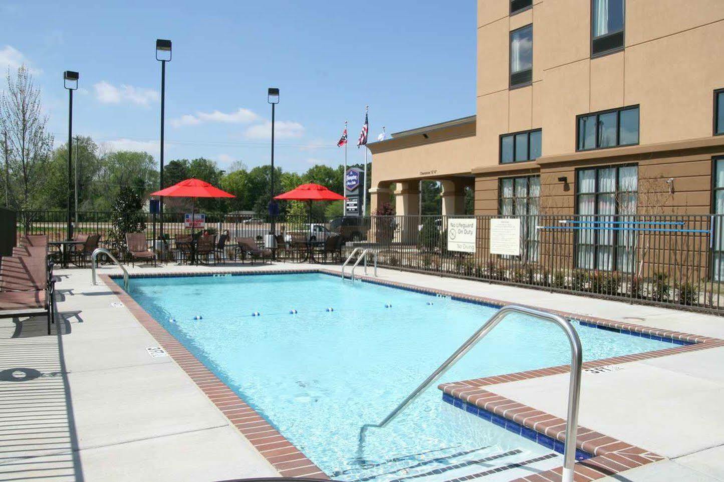 Hampton Inn & Suites Millington Exterior photo